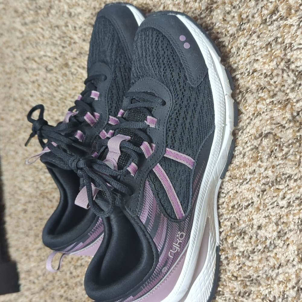 Ryka tennis shoes
